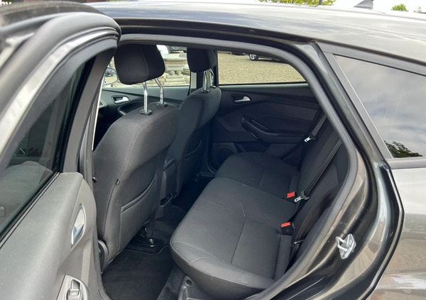 Ford Focus cena 41900 przebieg: 162000, rok produkcji 2017 z Świętochłowice małe 277